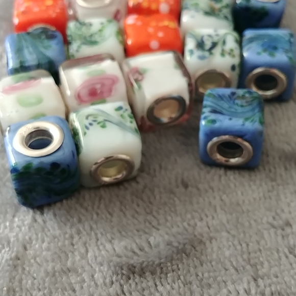19 Colorful Square Glass Beads - Picture 3 of 3